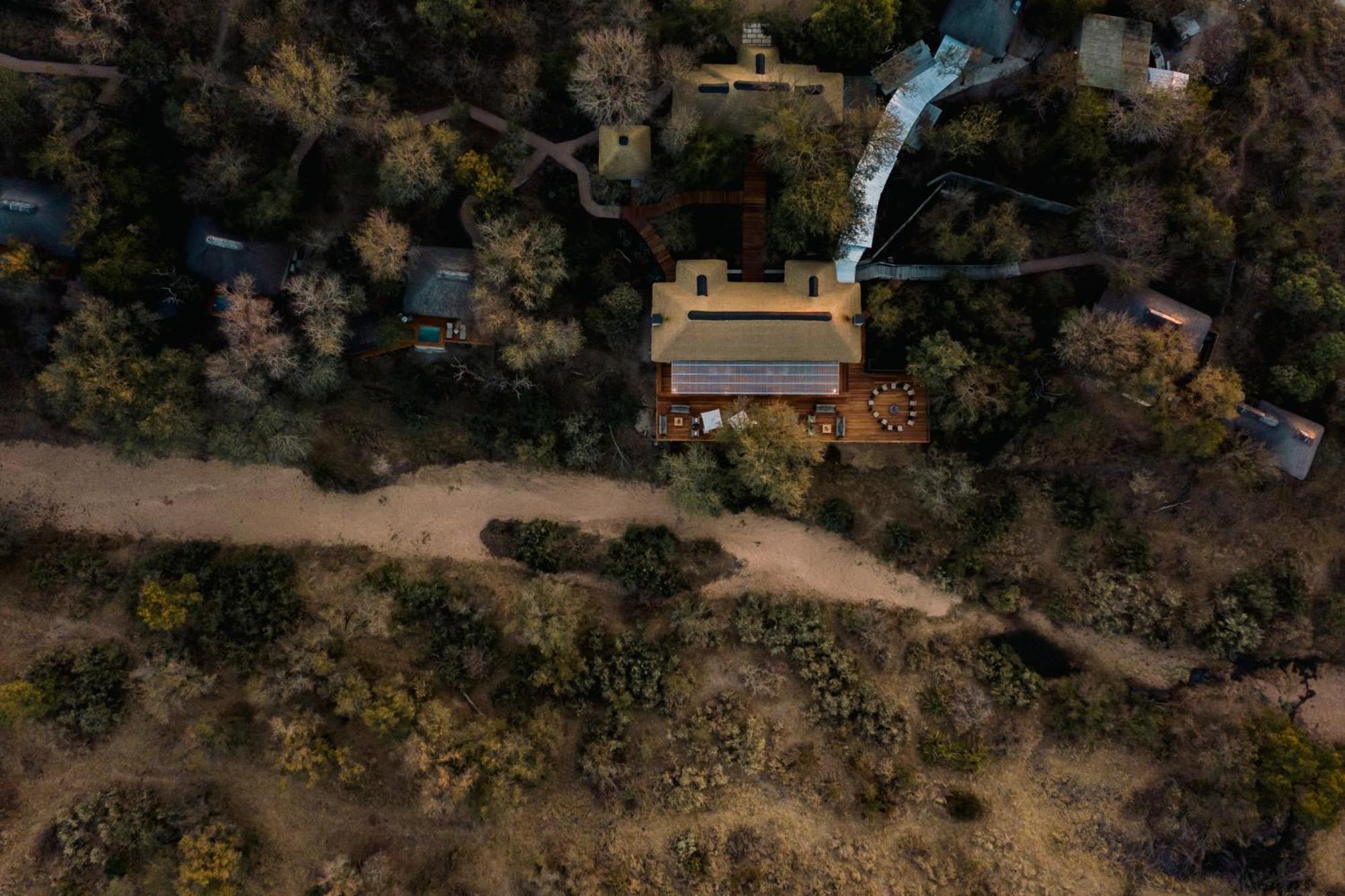 Thornybush Simbambili Lodge سابس ساند جيم ريسير المظهر الخارجي الصورة