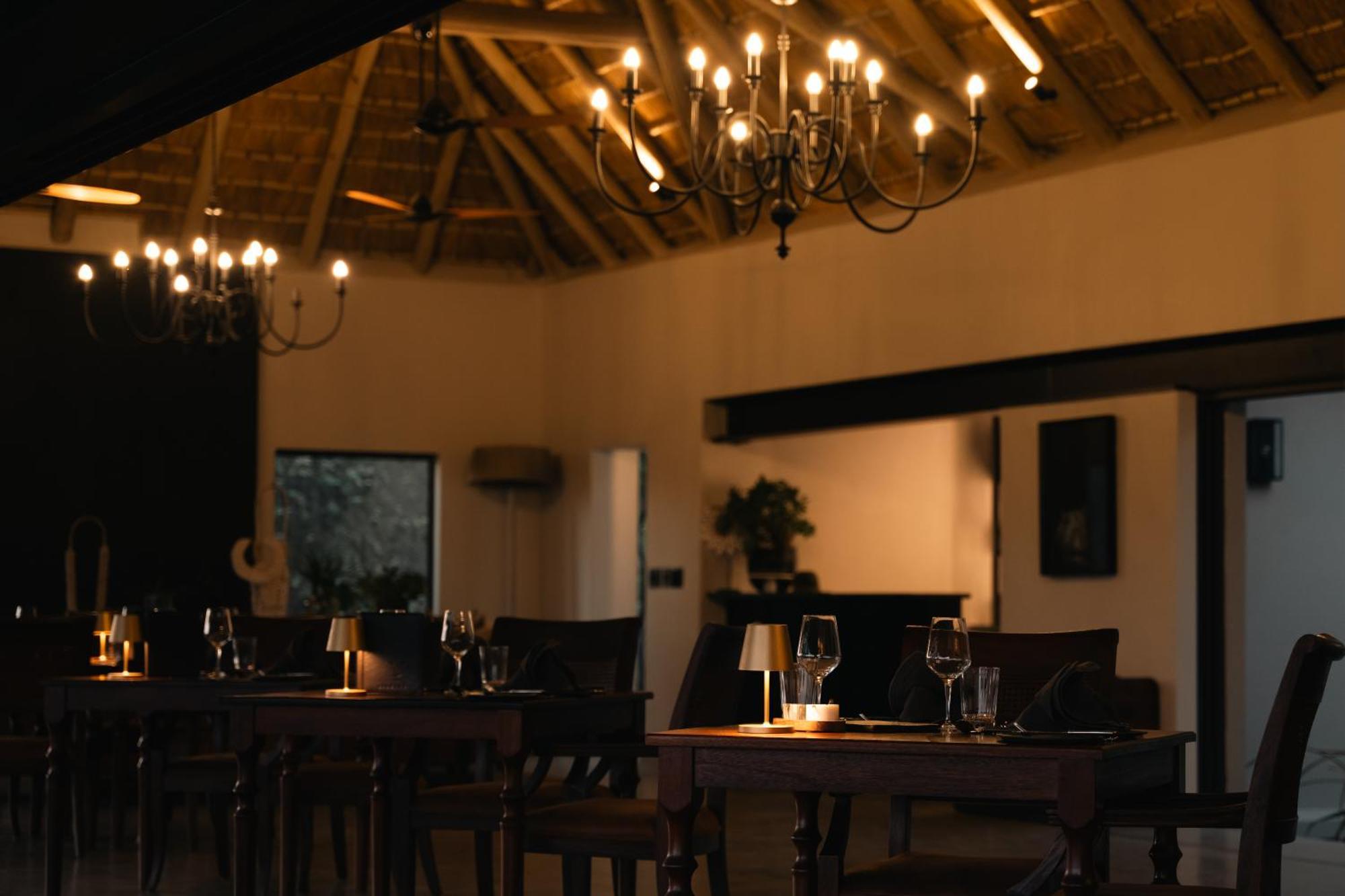 Thornybush Simbambili Lodge سابس ساند جيم ريسير المظهر الخارجي الصورة